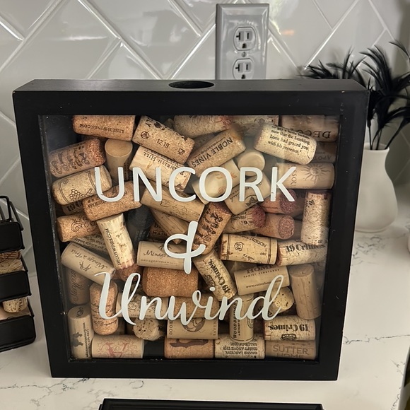 Wine decor bundle - Picture 5 of 10
